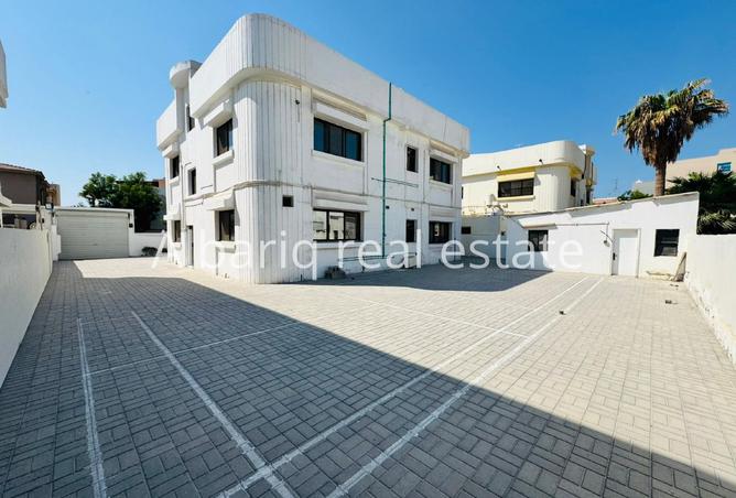 980589 - Property Image 2