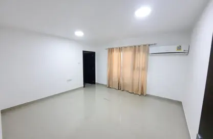 Apartment - 2 Bedrooms - 3 Bathrooms for rent in Hidd - Muharraq Governorate