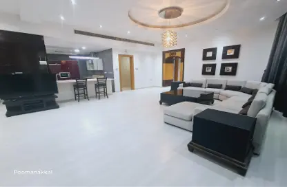 Penthouse - 3 Bedrooms - 3 Bathrooms for rent in Al Juffair - Capital Governorate