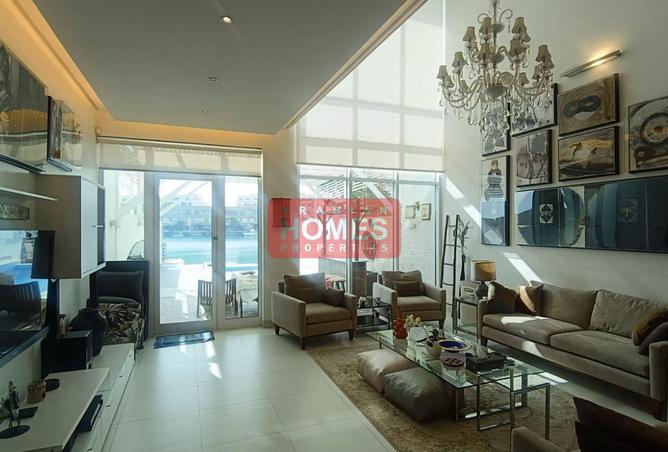 985582 - Property Image 3