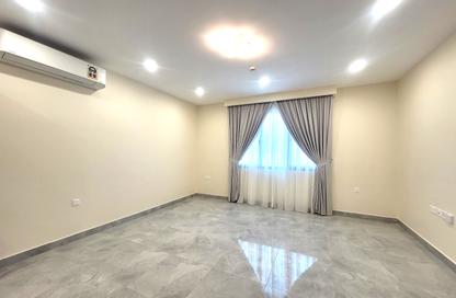 Apartment - 1 Bedroom - 1 Bathroom for rent in Al Burhama - Manama - Capital Governorate