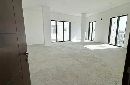 Office Space - Studio - 2 Bathrooms for rent in Jannusan - Northern Governorate