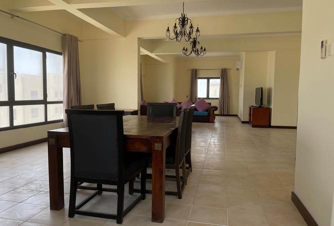 957778 - Property Image 2