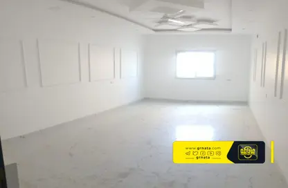 Empty Room image for: Apartment - 4 Bedrooms - 4 Bathrooms for sale in Riffa - Southern Governorate, Image 1