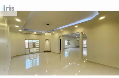 Villa - 4 Bedrooms - 5 Bathrooms for sale in Hidd - Muharraq Governorate
