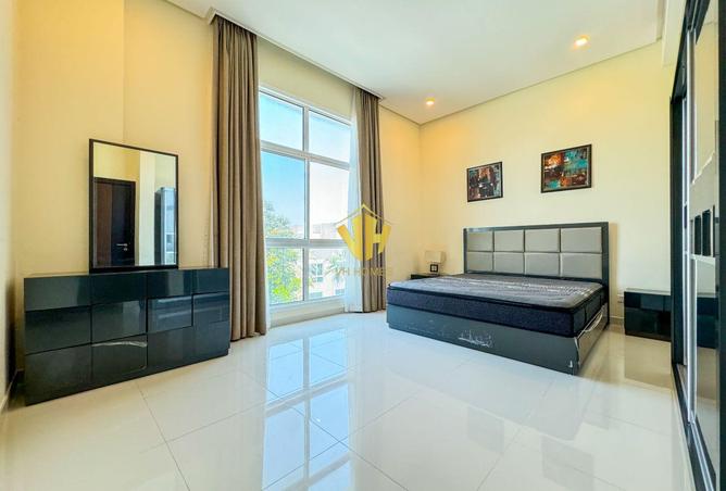 955993 - Property Image 2
