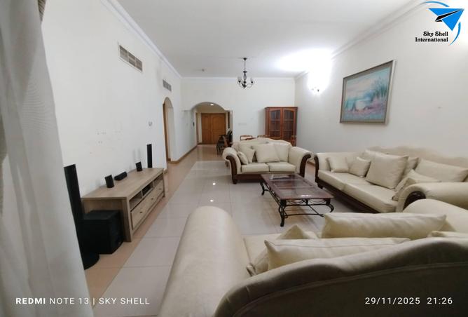 976729 - Property Image 2