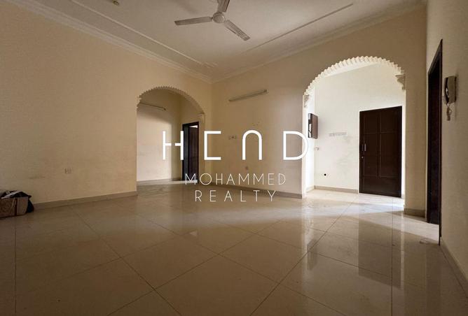 955597 - Property Main Image