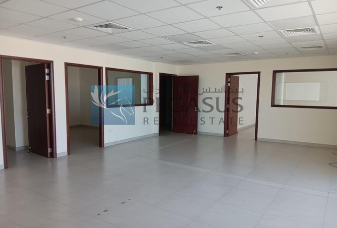 985484 - Property Image 3