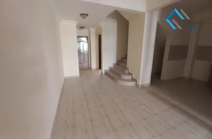 Empty Room image for: Villa - 5 Bedrooms - 4 Bathrooms for rent in Riffa - Southern Governorate, Image 1