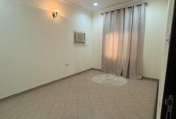 982295 - Property Image 2