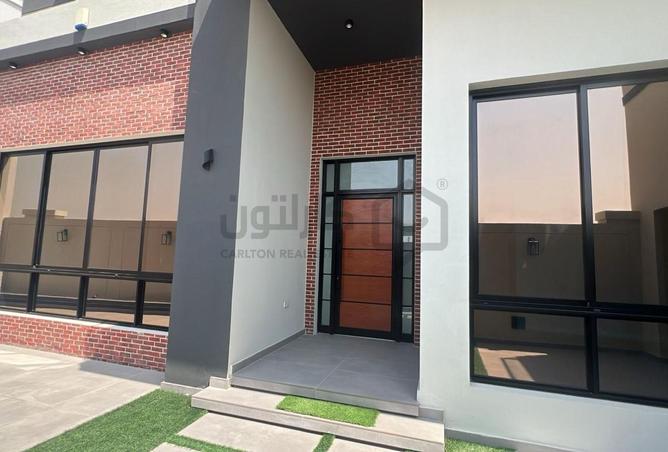944552 - Property Image 2