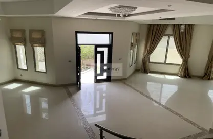 Empty Room image for: Compound - 4 Bedrooms - 4 Bathrooms for rent in Saar - Northern Governorate, Image 1