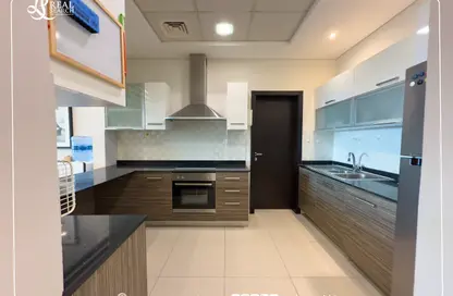 شقة - 3 غرف نوم - 5 حمامات للايجار في جزيرة الريف - محافظة العاصمة
