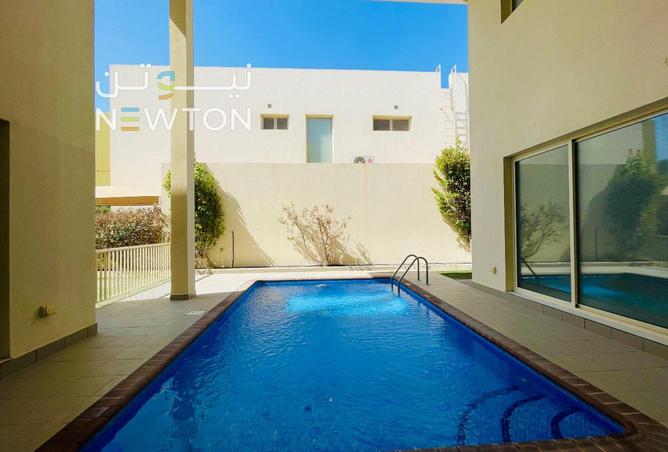 963226 - Property Image 2