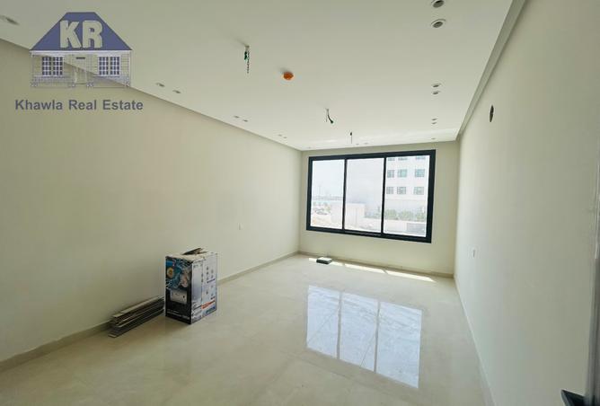 916967 - Property Image 3