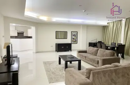 Apartment - 3 Bedrooms - 3 Bathrooms for rent in Mahooz - Manama - Capital Governorate