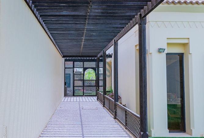 963422 - Property Image 3