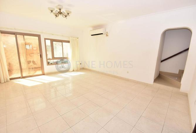967221 - Property Image 2