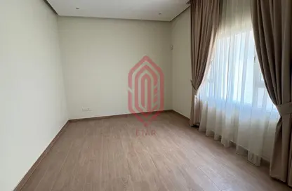 Villa - 6 Bedrooms - 7 Bathrooms for rent in Tubli - Central Governorate