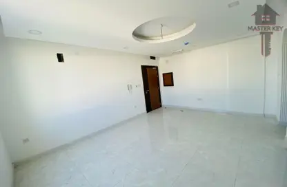 Empty Room image for: Office Space - Studio - 1 Bathroom for rent in Hidd - Muharraq Governorate, Image 1