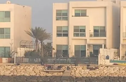 Villa - 4 Bedrooms - 4 Bathrooms for rent in Dilmunia Island - Muharraq Governorate