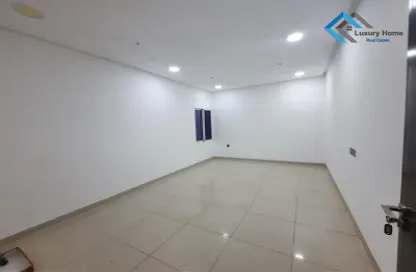 Empty Room image for: Apartment - 3 Bedrooms - 4 Bathrooms for rent in Hidd - Muharraq Governorate, Image 1