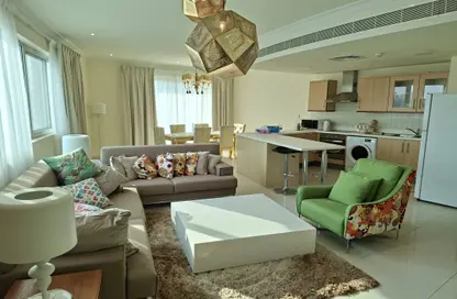 شقة - غرفة نوم - 2 حمامات للايجار في أمواج - المحرق شقة - غرفة نوم - 2 حمامات للايجار في أمواج - المحرق