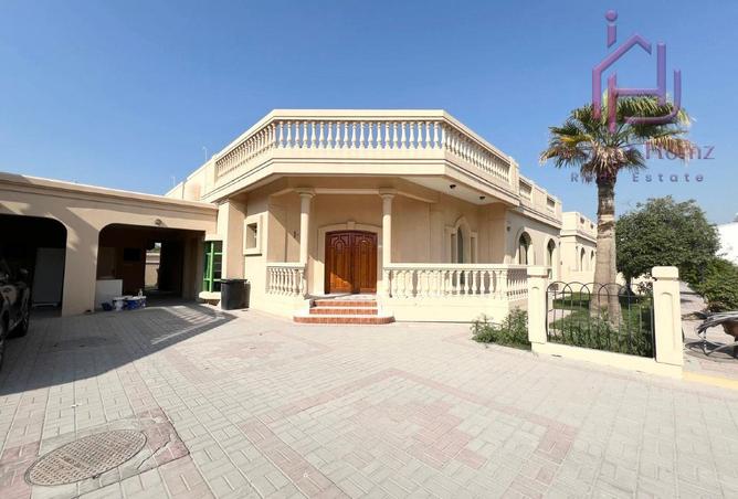 992439 - Property Image 2