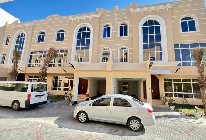 965461 - Property Image 2
