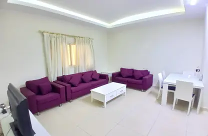 Apartment - 2 Bedrooms - 2 Bathrooms for rent in Busaiteen - Muharraq Governorate
