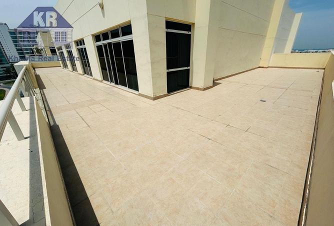 989098 - Property Image 3