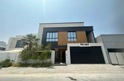 فيلا - 5 غرف نوم - 7 حمامات للبيع في القرية - المحافظة الشمالية