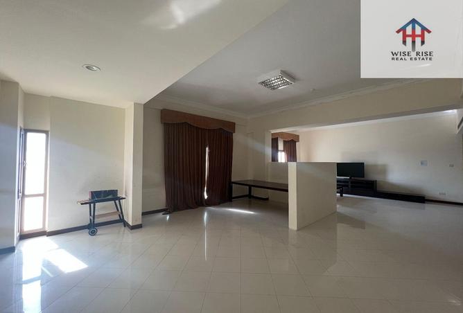 988512 - Property Image 3