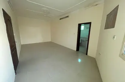 Apartment - 3 Bedrooms - 2 Bathrooms for rent in Arad - Muharraq Governorate