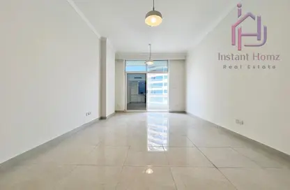 Apartment - 2 Bedrooms - 3 Bathrooms for sale in Sanabis - Manama - Capital Governorate