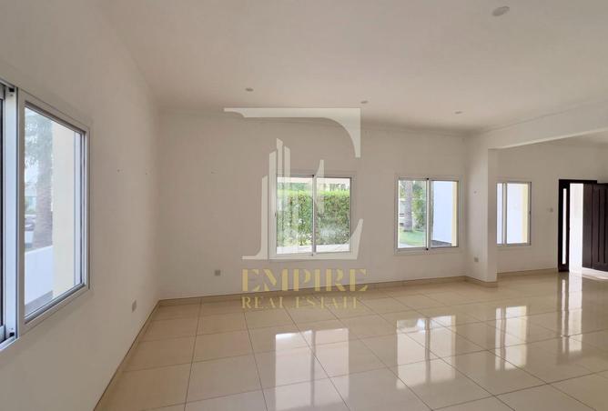 958760 - Property Image 2