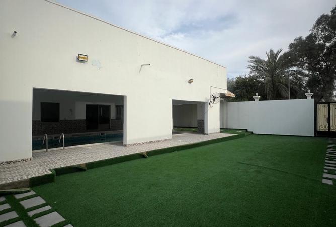 911663 - Property Image 3