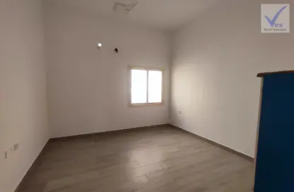 Empty Room image for: Apartment - 3 Bedrooms - 2 Bathrooms for rent in Gufool - Manama - Capital Governorate, Image 1