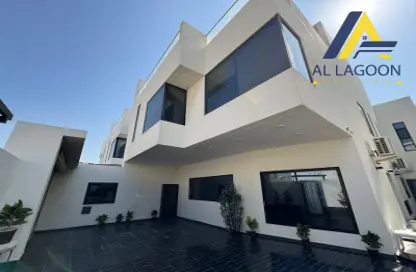 فيلا - 4 غرف نوم - 5 حمامات للبيع في سار - المحافظة الشمالية