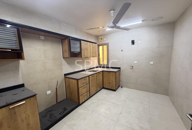 976057 - Property Image 2