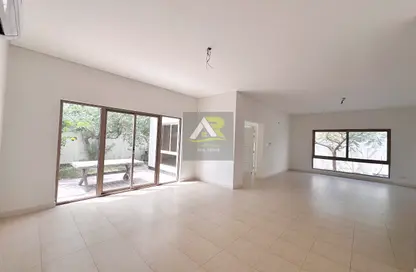 Villa - 4 Bedrooms - 4 Bathrooms for rent in Saar - Northern Governorate