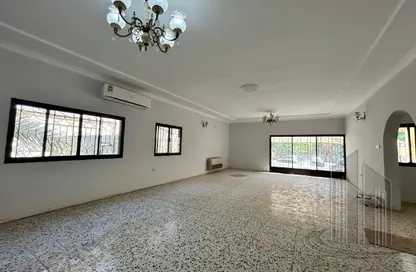Office Space - Studio - 5 Bathrooms for rent in Segaya - Manama - Capital Governorate