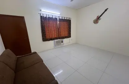 Apartment - 3 Bedrooms - 1 Bathroom for rent in Gudaibiya - Manama - Capital Governorate