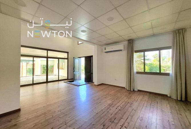 984988 - Property Image 3