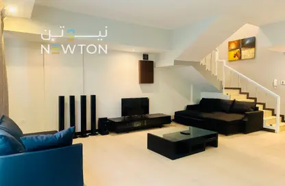 Duplex - 2 Bedrooms - 3 Bathrooms for rent in Al Juffair - Capital Governorate