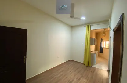 شقة - غرفة نوم - 1 حمام للايجار في الجنبية - المحافظة الشمالية