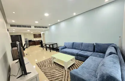 Apartment - 2 Bedrooms - 2 Bathrooms for rent in Busaiteen - Muharraq Governorate