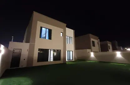 Villa - 4 Bedrooms - 5 Bathrooms for rent in Diyar Al Muharraq - Muharraq Governorate