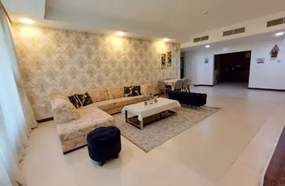 Apartment - 2 Bedrooms - 2 Bathrooms for rent in Al Juffair - Capital Governorate